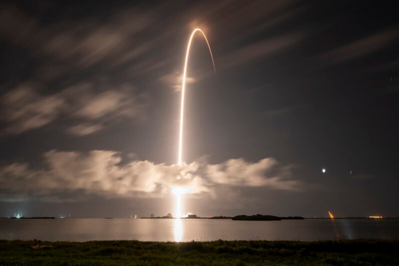 SpaceX ya tiene más de 100 satélites de conexión directa a la célula en órbita 